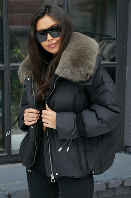 Зимняя куртка с мехом песца на воротнике Зимняя куртка с мехом песца на воротнике