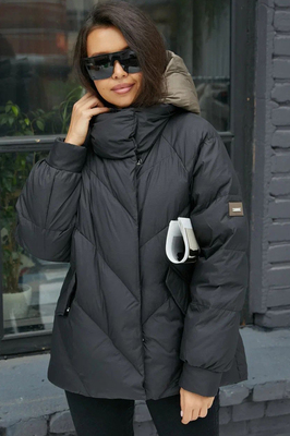 Пуховик женский с контрастным воротником Пуховик женский с контрастным воротником