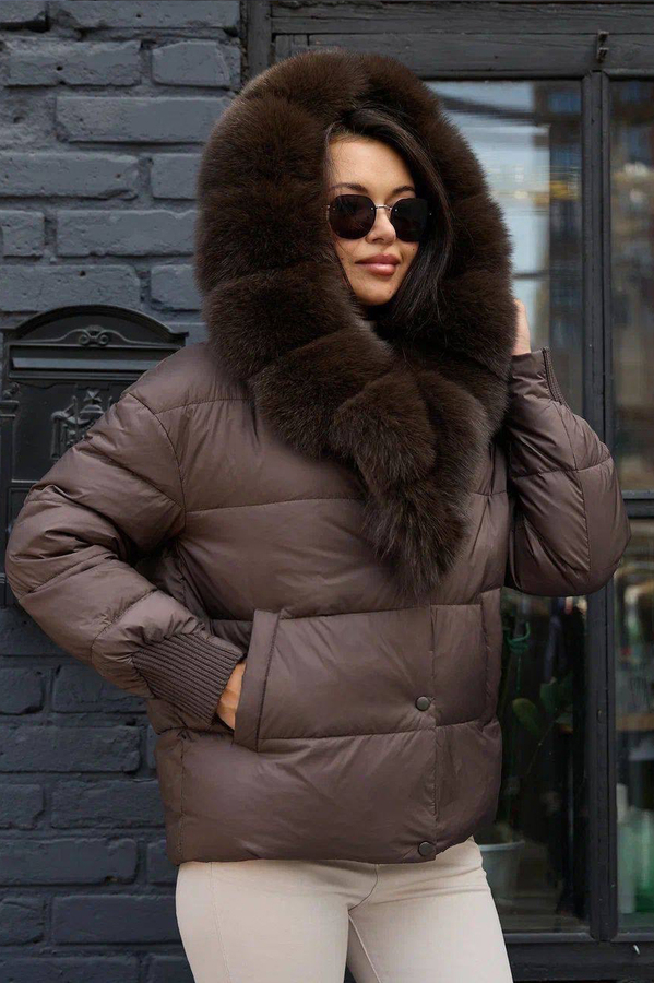 Короткий женский пуховик Vivilona с мехом песца