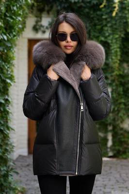 Брендовый пуховик на зиму 2025-2026 черного цвета Брендовый пуховик на зиму 2025-2026 черного цвета