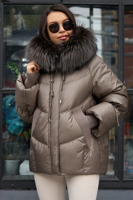 Женский пуховик на зиму 2025-2026 серый Женский пуховик на зиму 2025-2026 серый