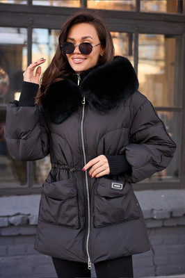 Утеплённое пальто с меховым воротником из песца Утеплённое пальто с меховым воротником из песца