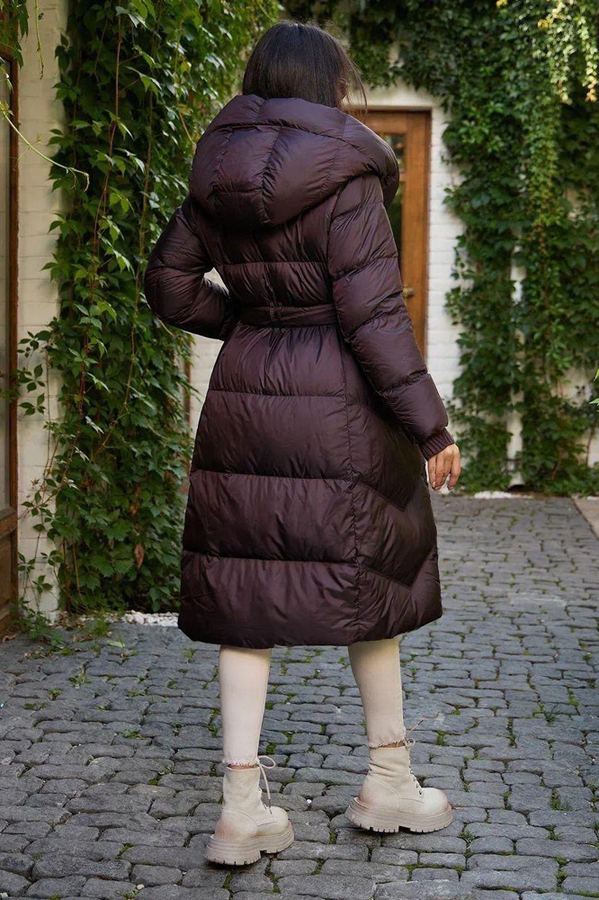 Приталенный пуховик 2025-2026 коричневый