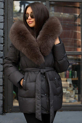 Короткий пуховик с воротником из меха Короткий пуховик с воротником из меха